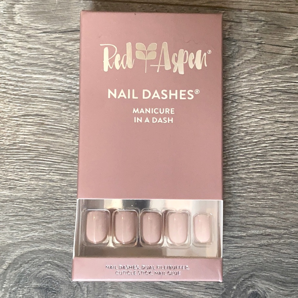 Reusable Red Aspen press on nails! 💕